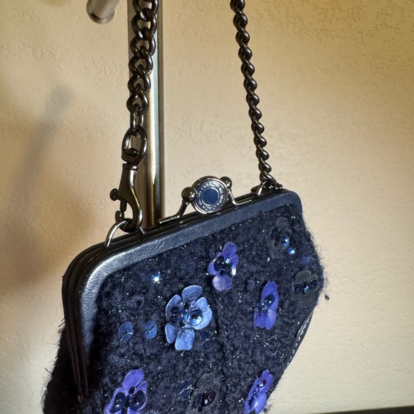 Coach Kisslock Dark Blue Floral Clutch Wristlet - Picture 13 of 13
